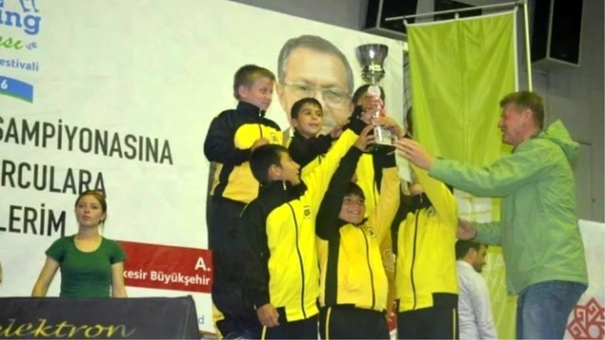 Gömeçli Oryantrigçiler Türkiye Şampiyonu Oldu