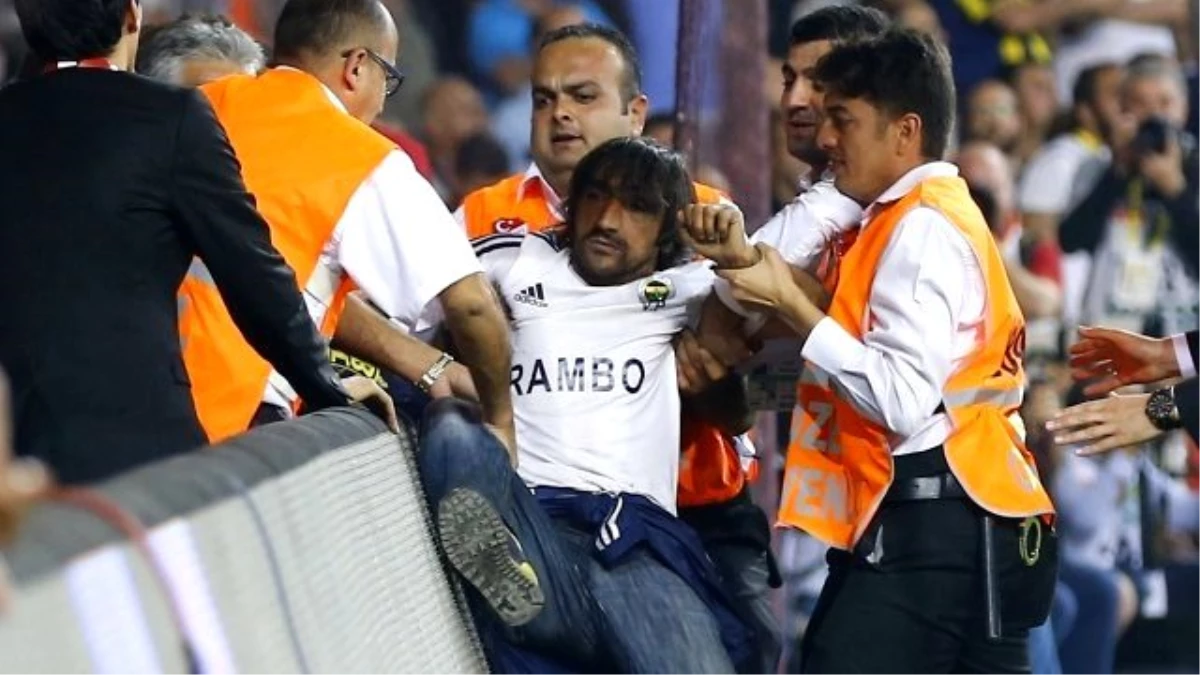 Güvenlik Görevlileri, Rambo Okan'ı Son Anda Yakaladı