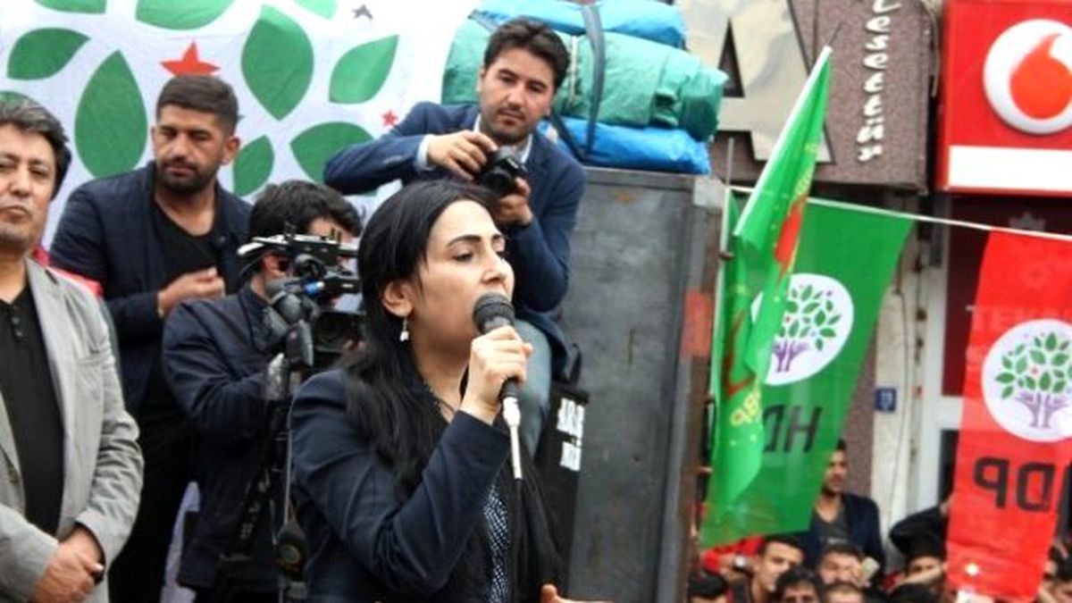 Hdp Eş Genel Başkanı Figen Yüksekdağ Ağrı\'da