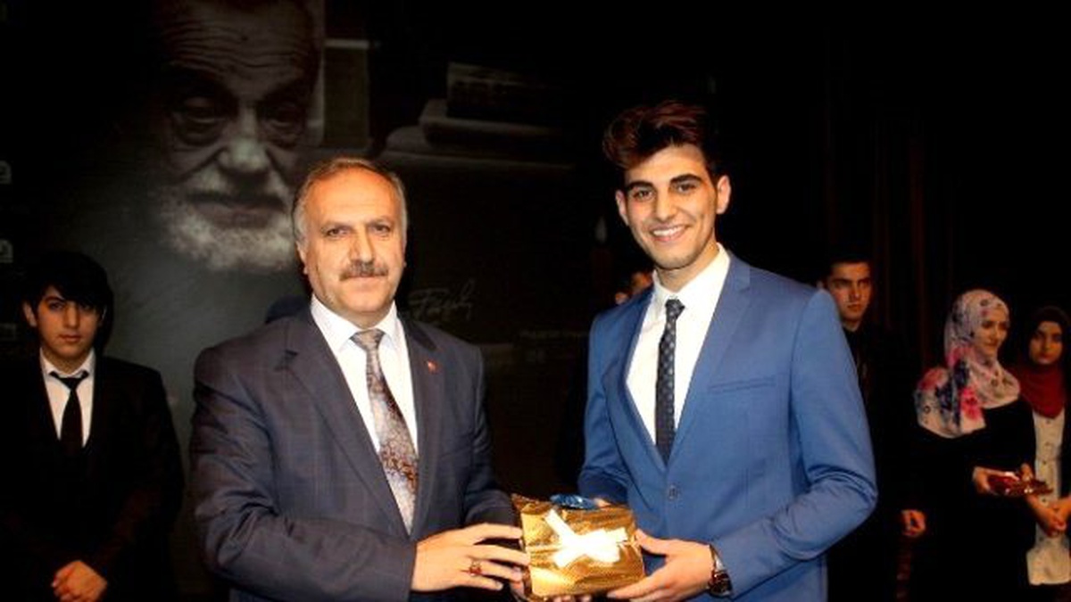 Liselerarası Necip Fazıl Kısakürek Şiir Okuma Yarışması Düzenlendi