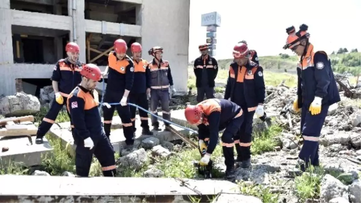 Makut Her Zaman Göreve Hazır