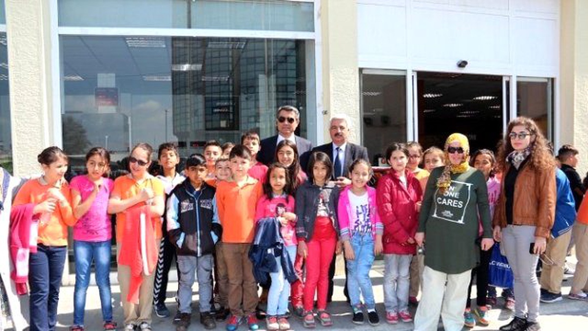 Öğrenciler Belediyenin Tesislerini Gezdi