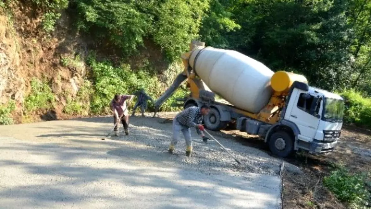 Trabzon\'un En Yüksek Bütçeli Yol Betonlama Çalışmalarına Başlandı