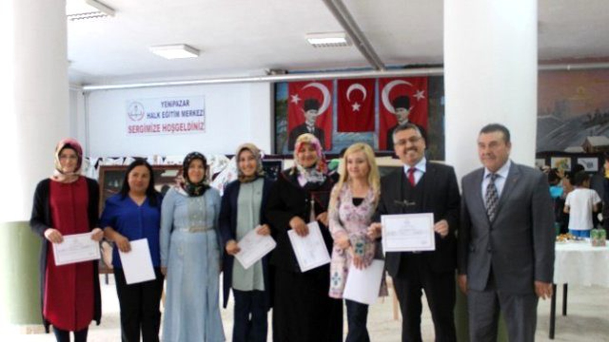 Yenipazar Halk Eğitim Merkezi Kursiyerlerine Başarı Belgeleri Verildi