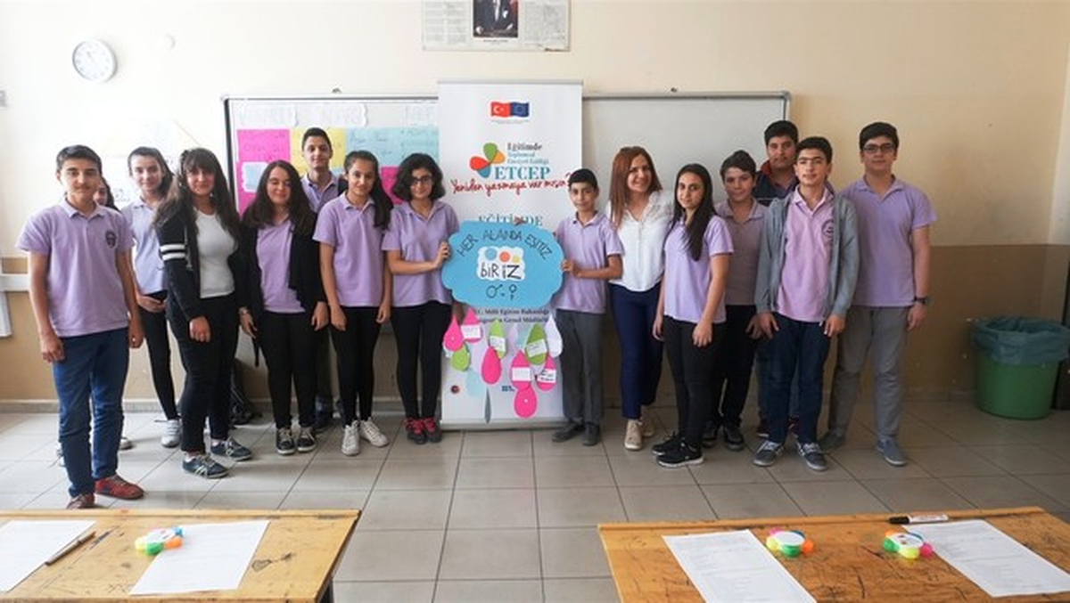 700 Öğrenciye \'Toplumsal Cinsiyet Eşitliği\' Eğitimi