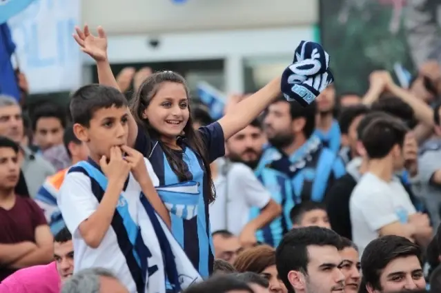 Adana Demirspor Süper Lig'e Çıkamadı, Taraftar Camları ...