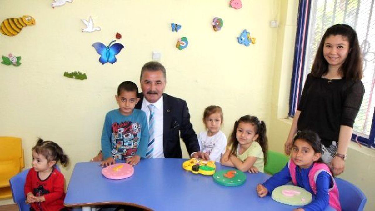 Anneler Kursa Çocukları Kreşe\'