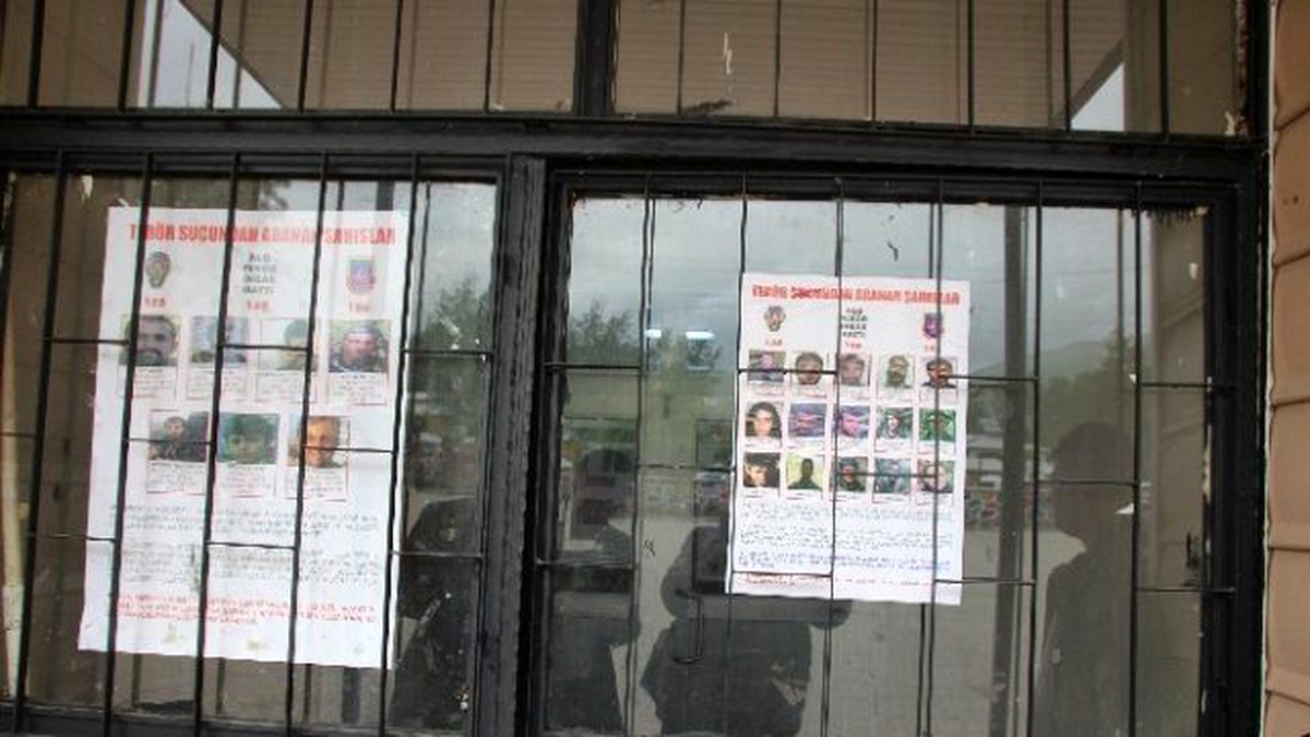 Başına Ödül Konulan Teröristler İçin İlan Asıldı