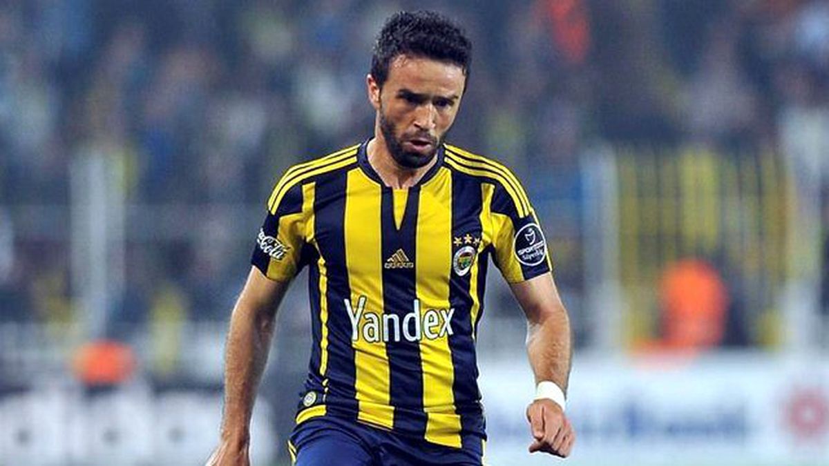 Beşiktaş, Gökhan Gönül'e İmza Attırdı