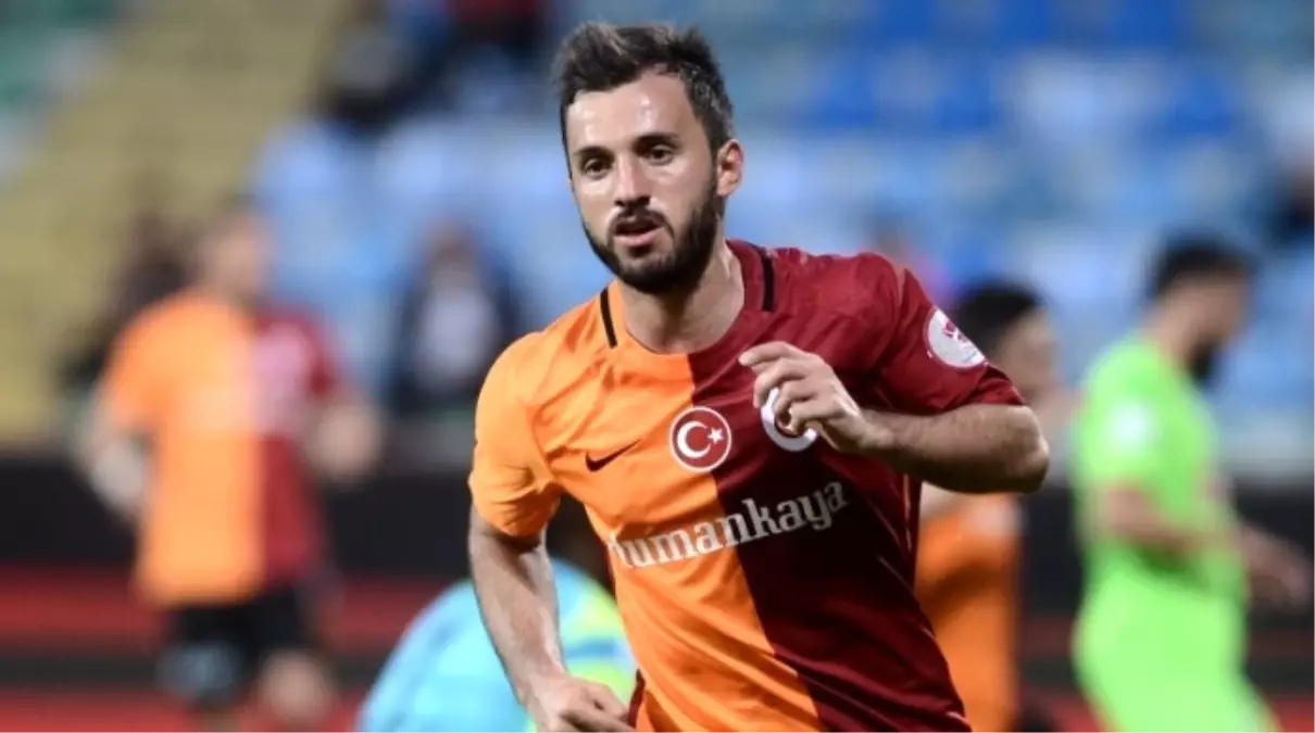 Galatasaray\'da İlk Ayrılık!