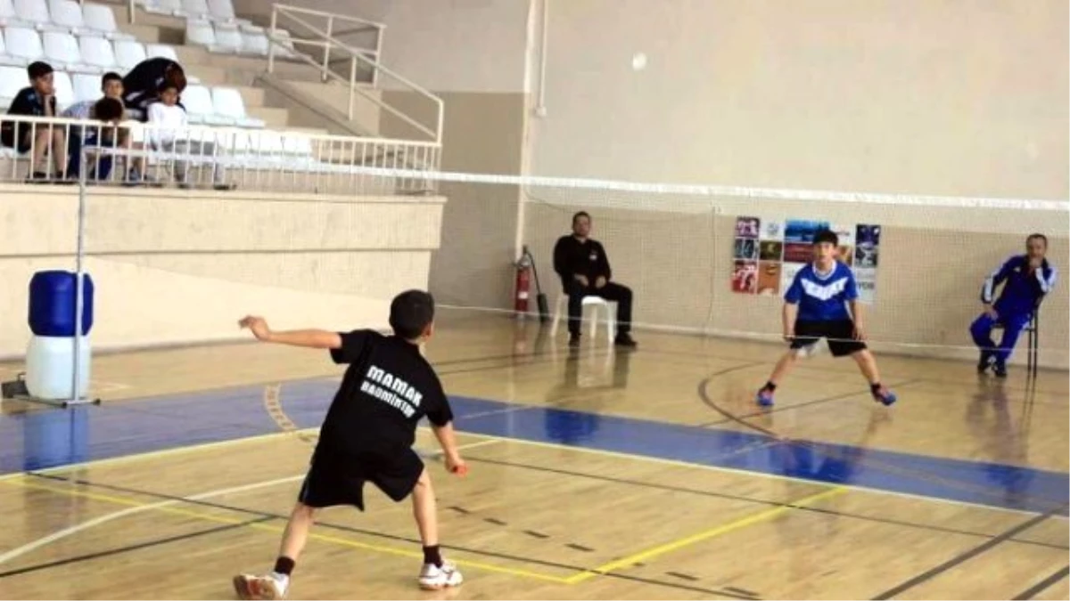 Mamak Badminton Takımı Madalyaları Topladı