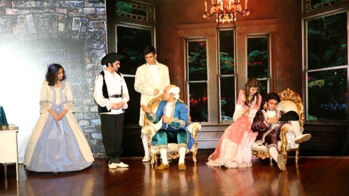 Özel Sanko Okulları Öğrencileri "Cimri" Oyununu Sahneledi