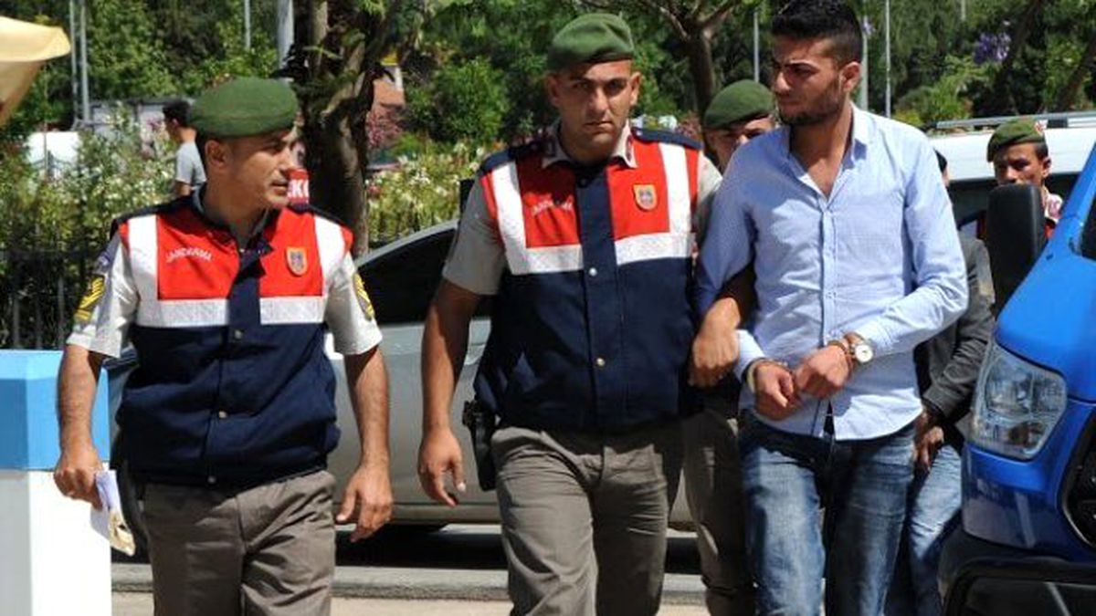 Su Isıtıcı Satmak Bahanesiyle Kadını Evinde Gasp Ettiler