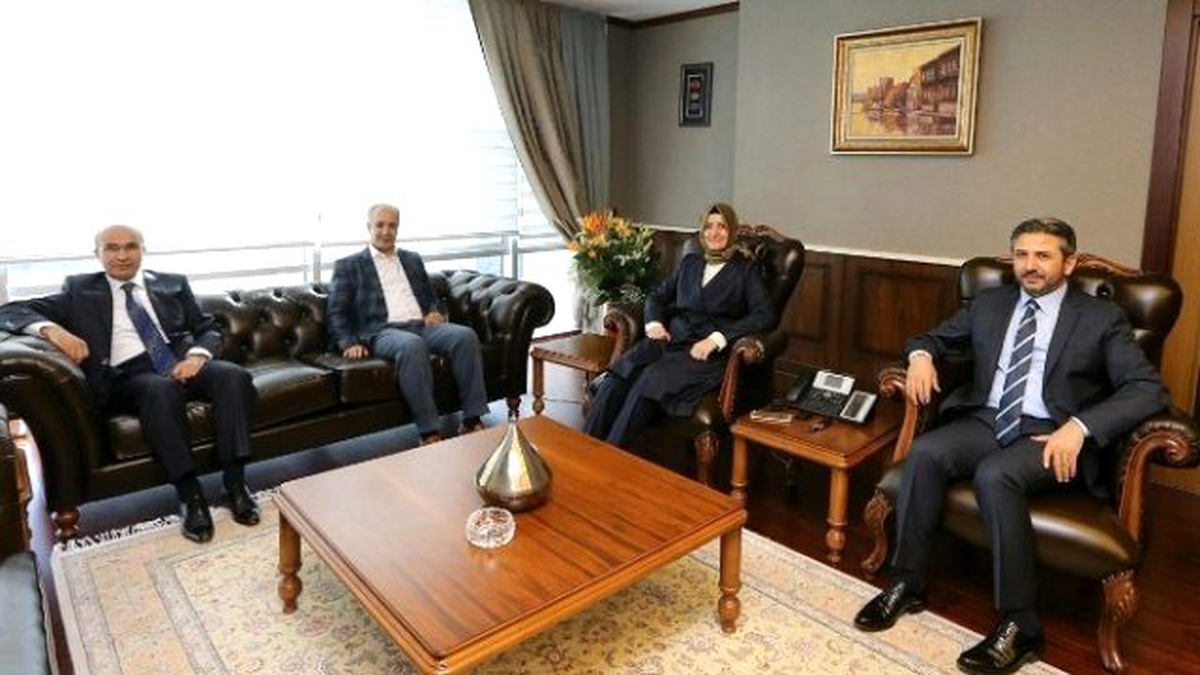 Vali ve Milletvekilleri, Bakan Sayan\'ı Ziyaret Etti