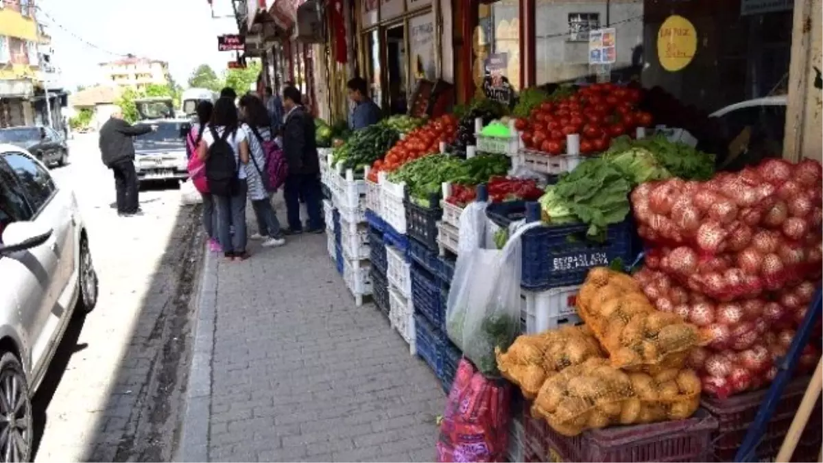 Vatandaşlardan Kaldırım İşgaline Tepki