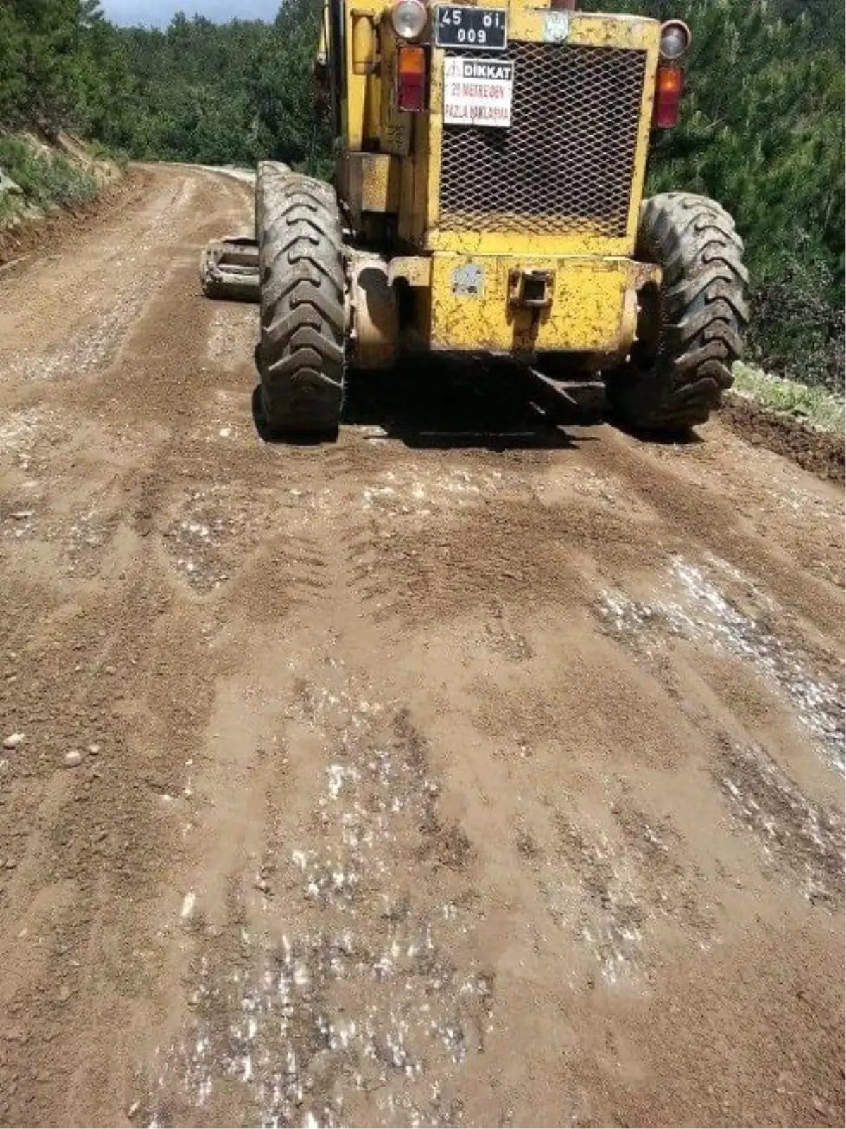 Büyükşehir, Bakımsız Yol Bırakmıyor