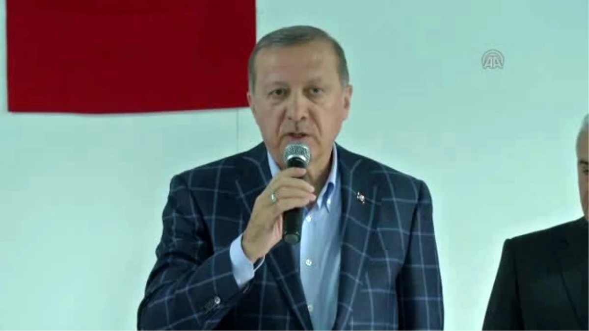 Erdoğan ve Yıldırım, Dürümlü\'de Katledilenlerin Yakınlarını Ziyaret Etti (2)