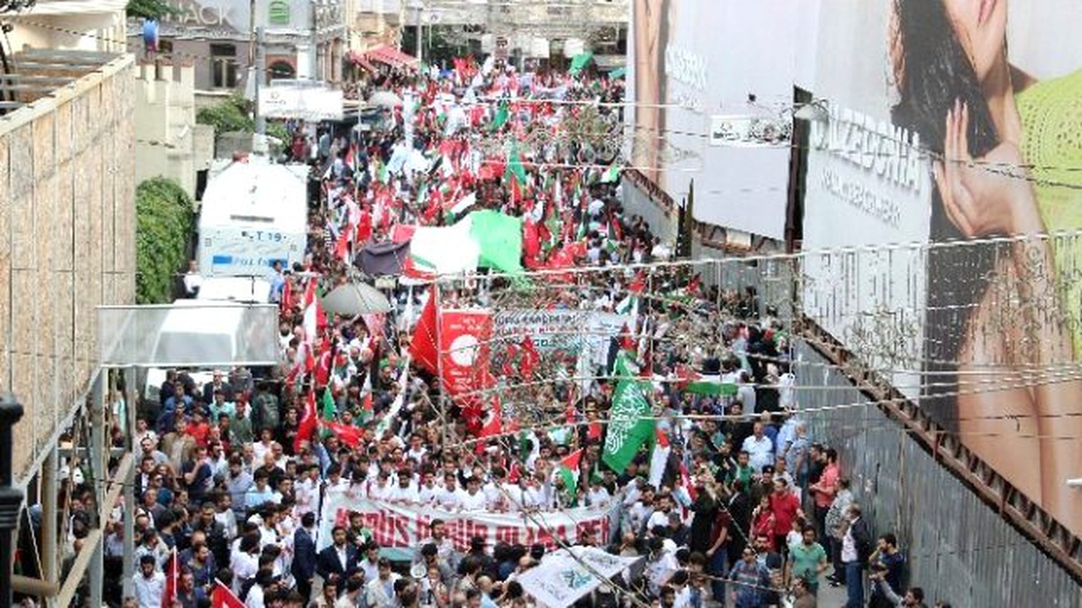 Gazze\'ye İnsani Yardım Götüren Mavi Marmara Baskını Protesto Ediliyor