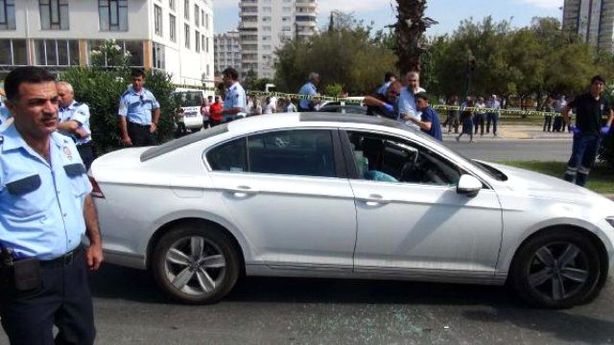 Mersin\'de İşadamına Kırmızı Işıkta İnfaz