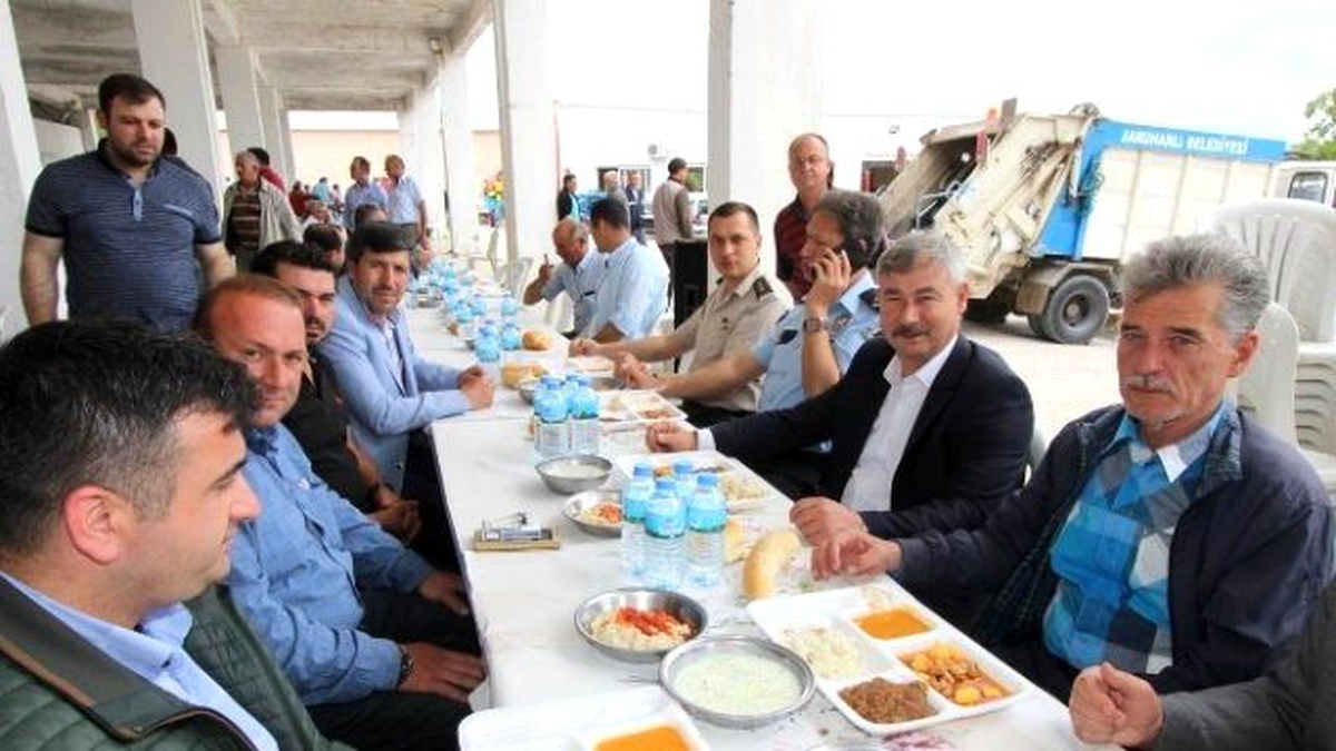 Nuriye Mahallesi\'nde Geleneksel Hayır Yemeği