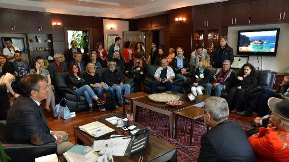 Şairlerden Başkan Ataç\'a Ziyaret