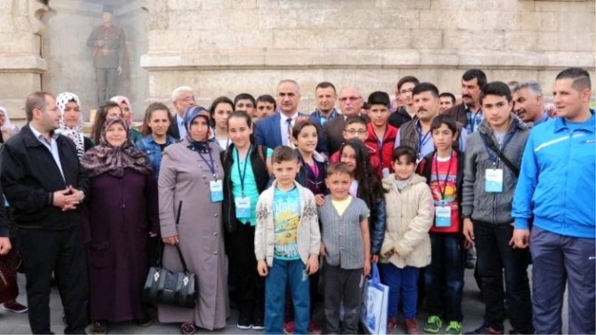 Sivas Belediyesi Başarılı Öğrencileri Ödüllendirdi
