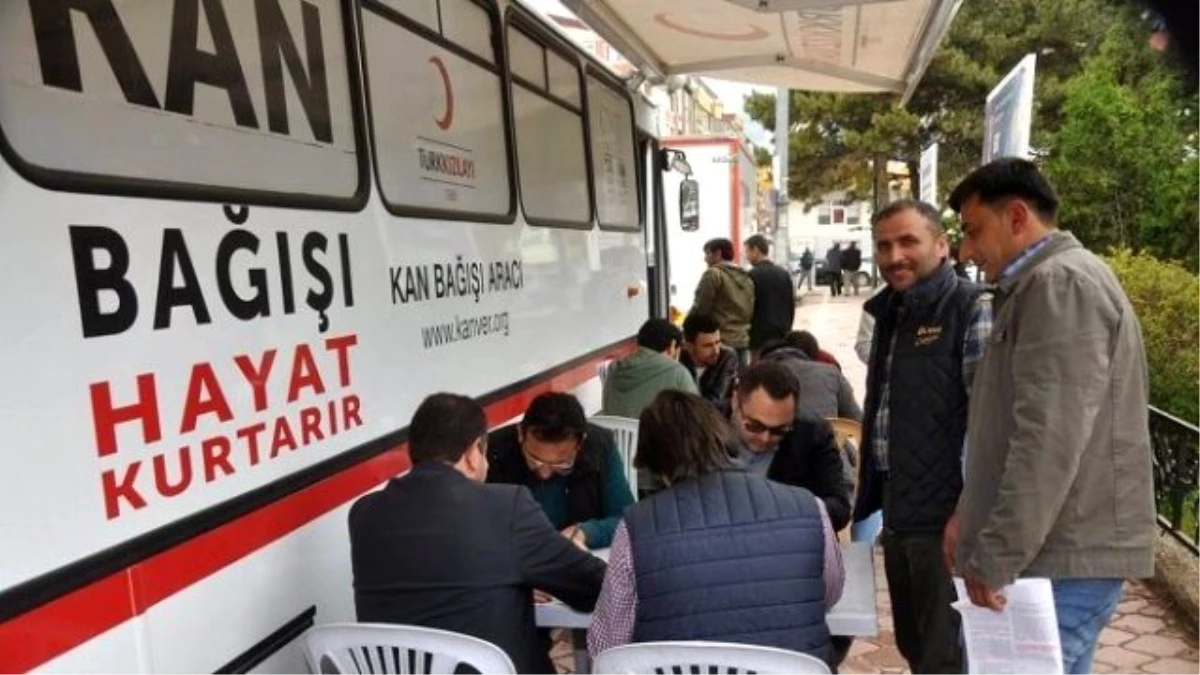 Suşehri\'nde Kan Bağışı Kampanyasına Yoğun İlgi