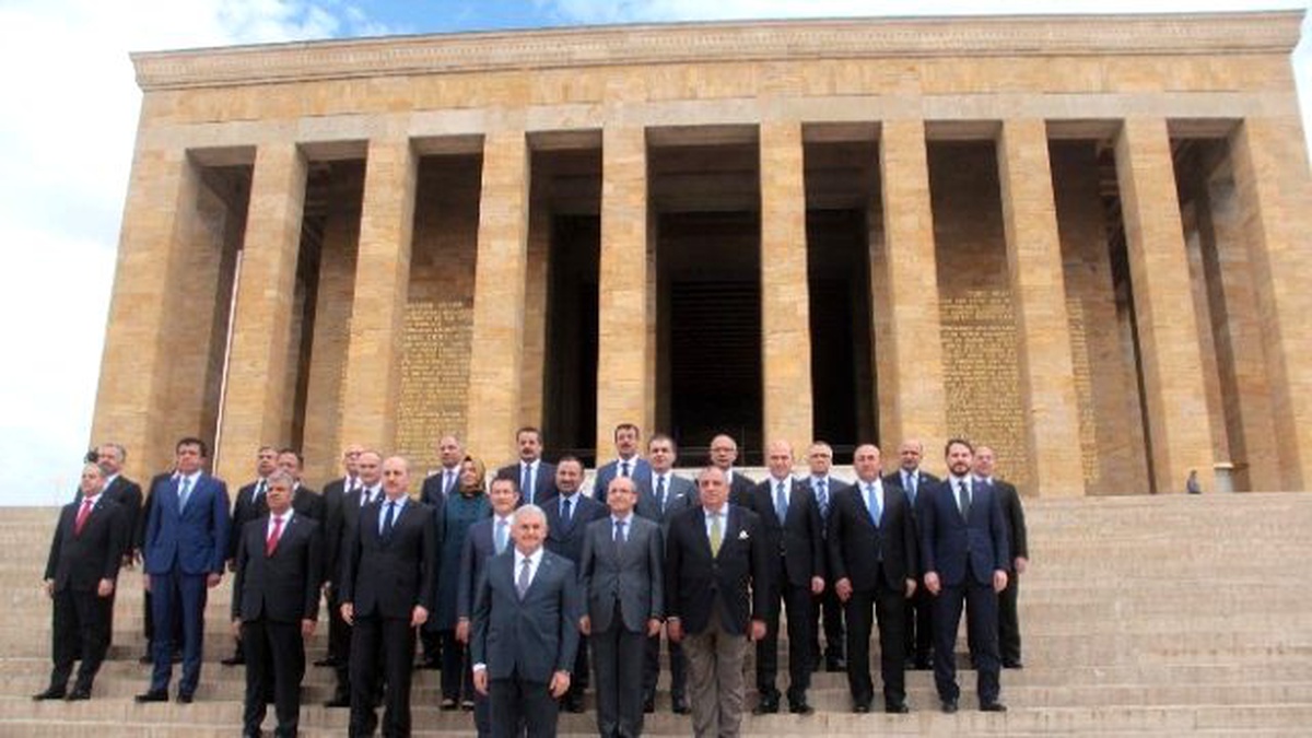65. Hükümet Üyeleri Anıtkabir\'i Ziyaret Etti