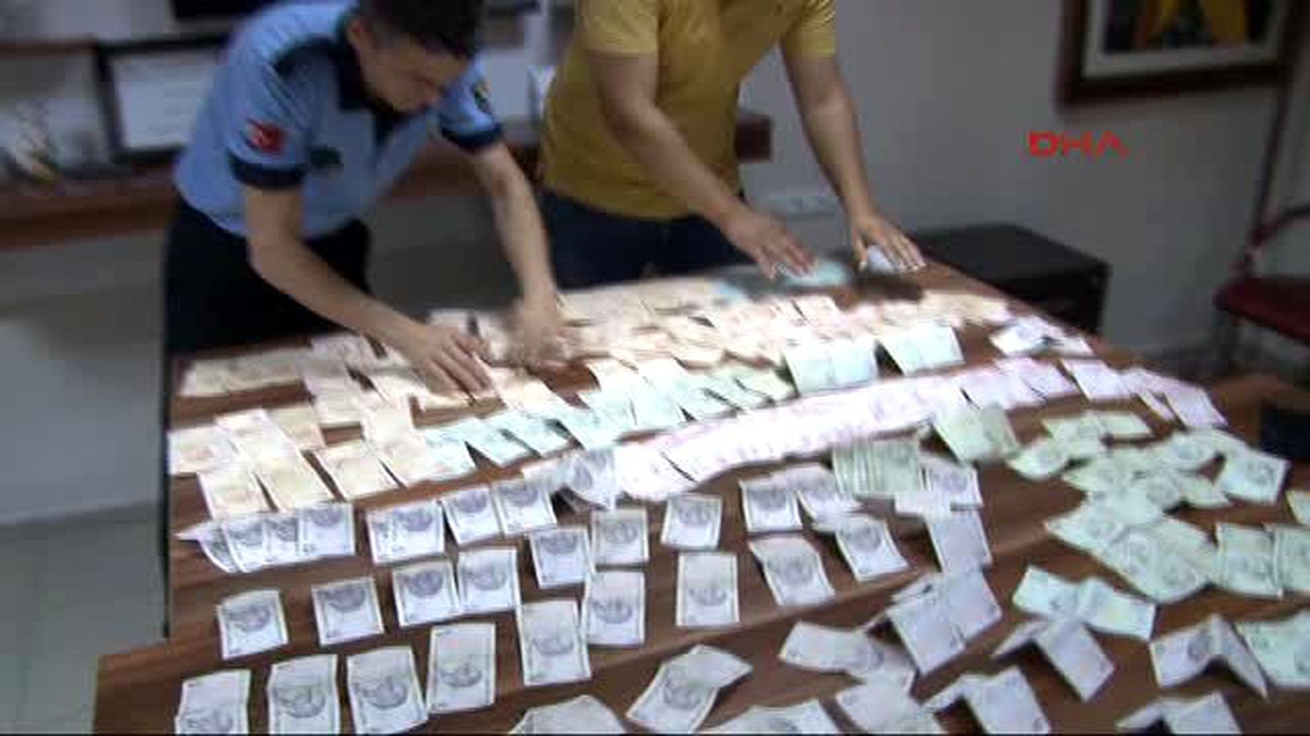 Adana Dilencinin Üzerinden 6 Bin 745 Lira Çıktı