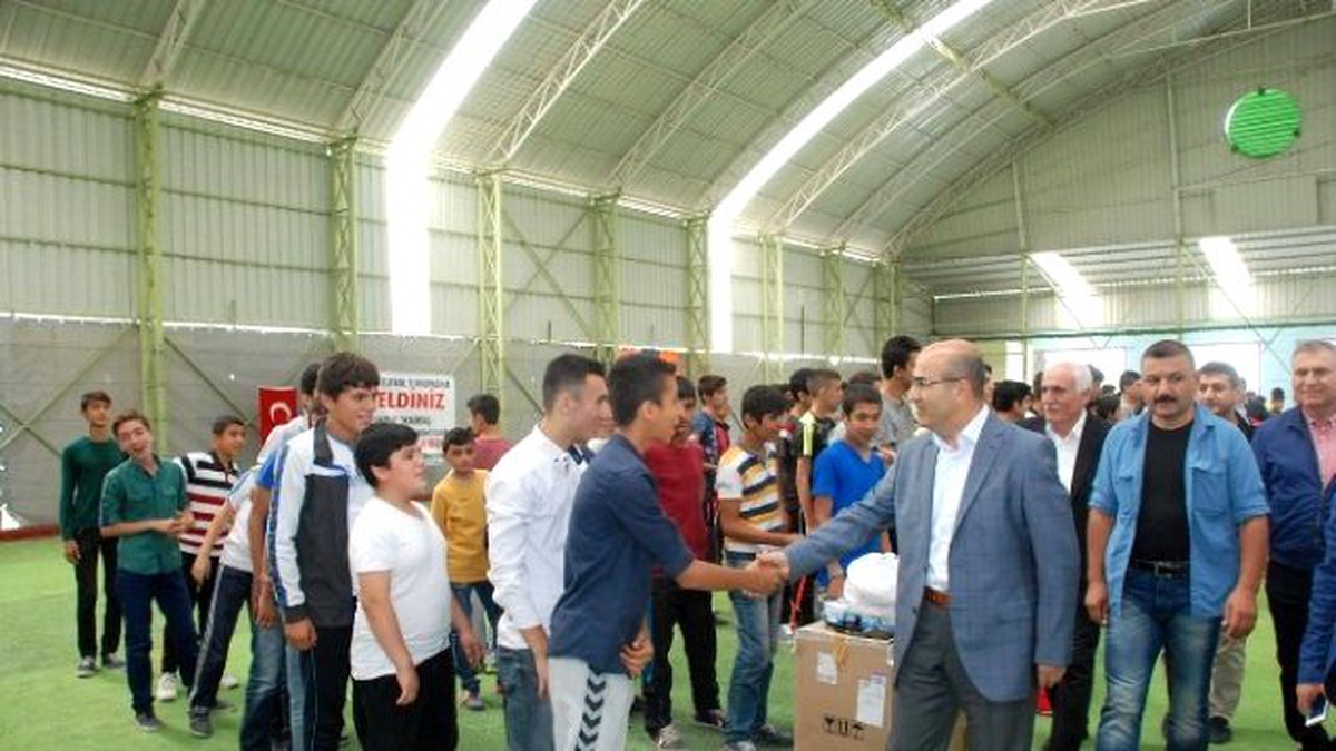 Adıyaman\'da Mahalleler Arası Futbol Turnuvası Başladı