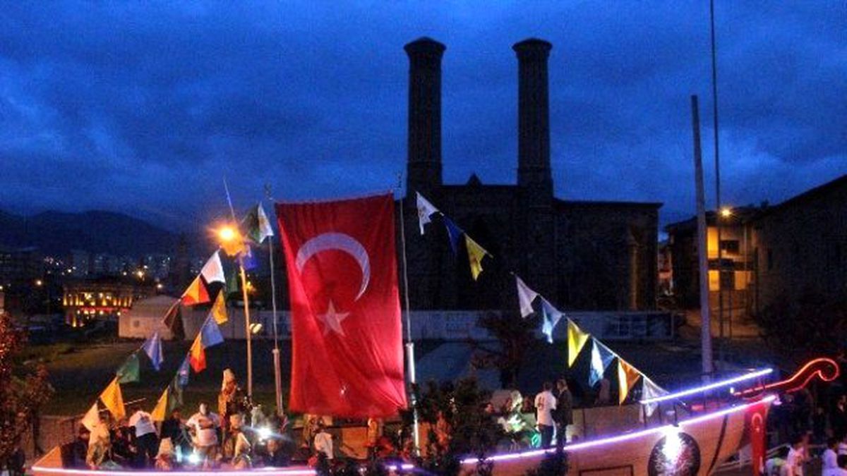 Erzurum\'da Gemiyi Karadan Yürüttüler