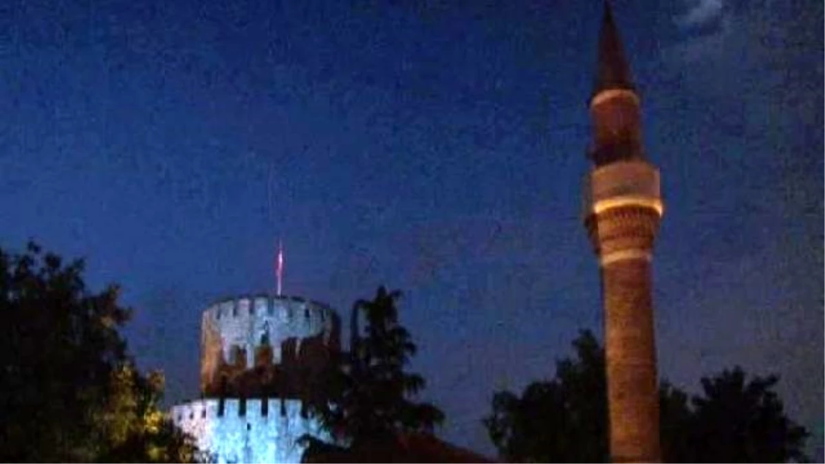 Fethin 563. Yıl Dönümünde Fatih Sultan Mehmet\'in İstanbul\'da Yaptırdığı İlk Camide Sabah Namazı