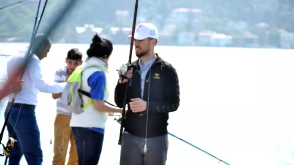 Güzel Havayı Fırsat Bilen Vatandaşlar, Sahile Akın Etti