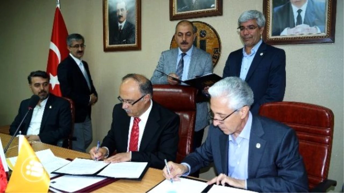 İnönü Üniversitesi, İran Üniversiteleriyle İşbirliği Protokolü İmzaladı