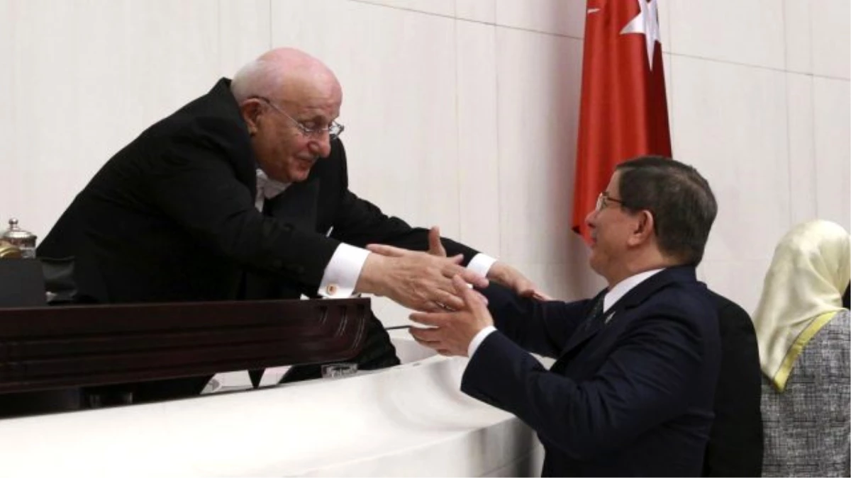 İsmail Kahraman ve Davutoğlu Arasında Sıcak Dakikalar Yaşandı