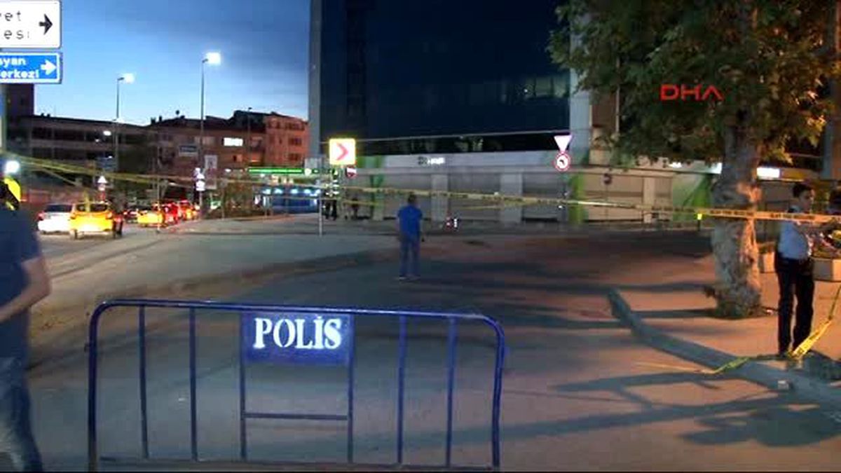 Karakol Önüne Bırakılan Şüpheli Koli Fünye ile Patlatıldı