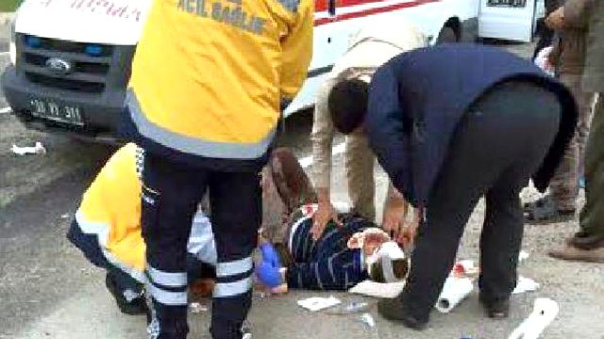 Kayseri\'de İki Otomobil Çarpıştı: 12 Yaralı