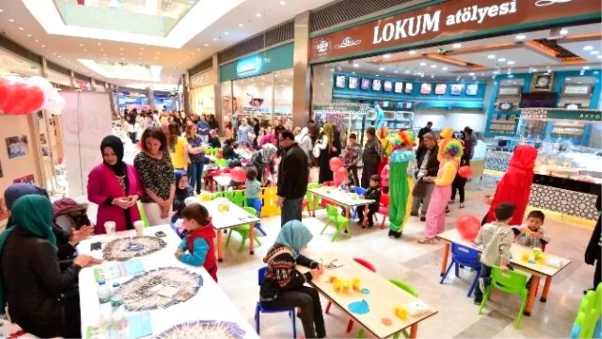 Park Afyon Avm\'de Çocuklar Çok Mutlu