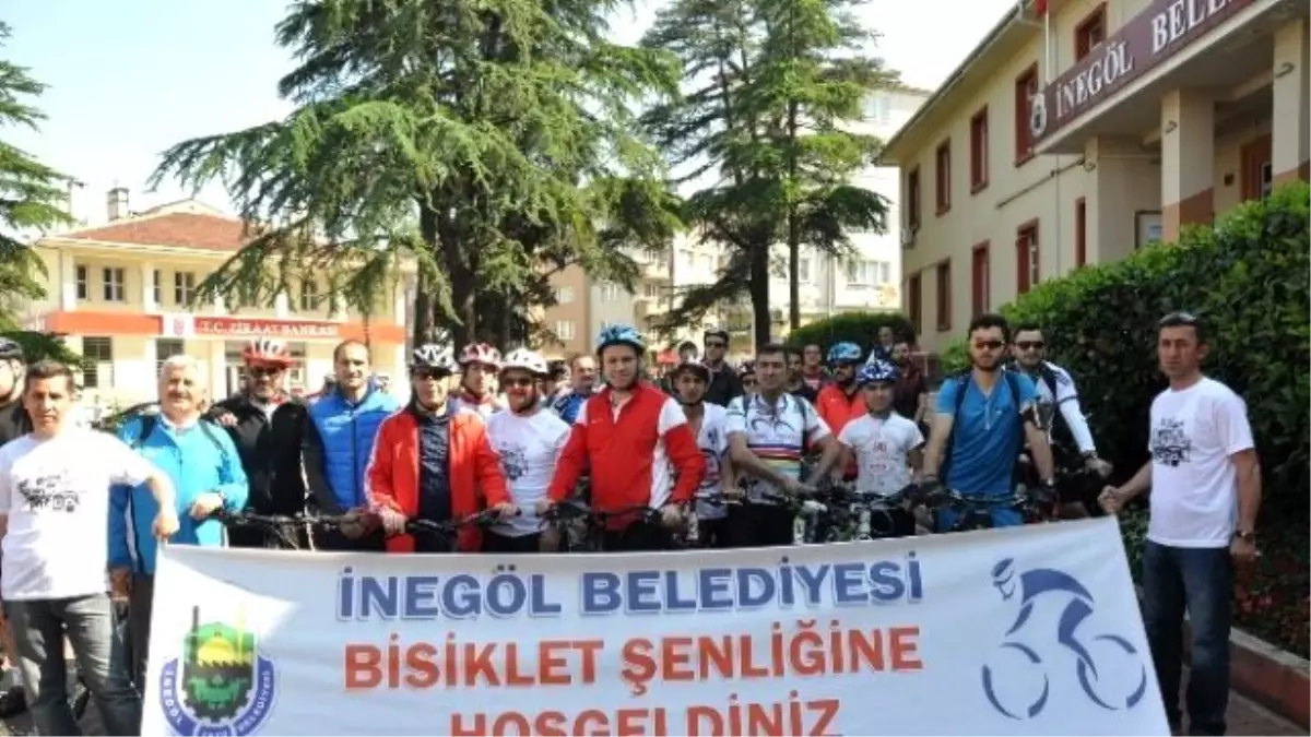 Şenlik İçin Pedallara Basıldı