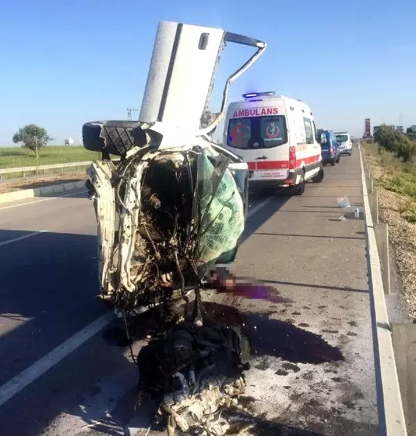 afyonkarahisar da trafik kazasi 1 olu 4 yarali