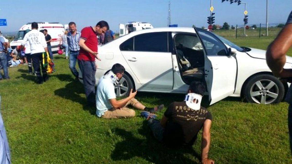 Antalya\'da Trafik Kazası: 7 Yaralı