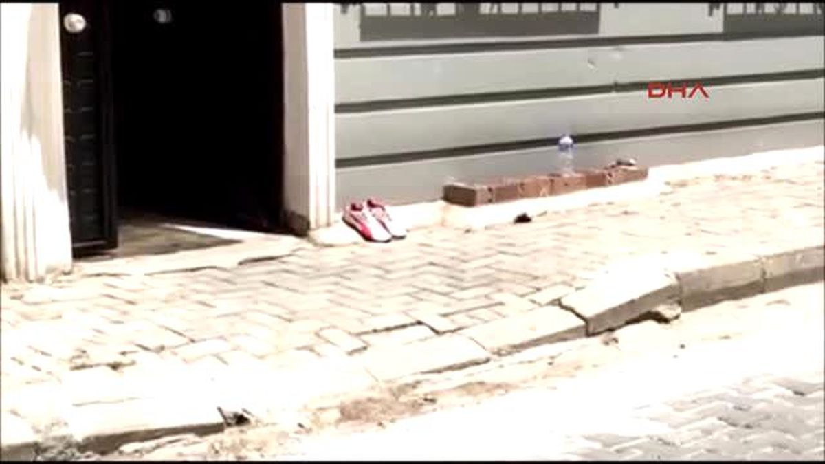 Balıkesir Boşandığı Eşi Tarafından Öldürüen Esra, Son Yolculuğuna Uğurlandı
