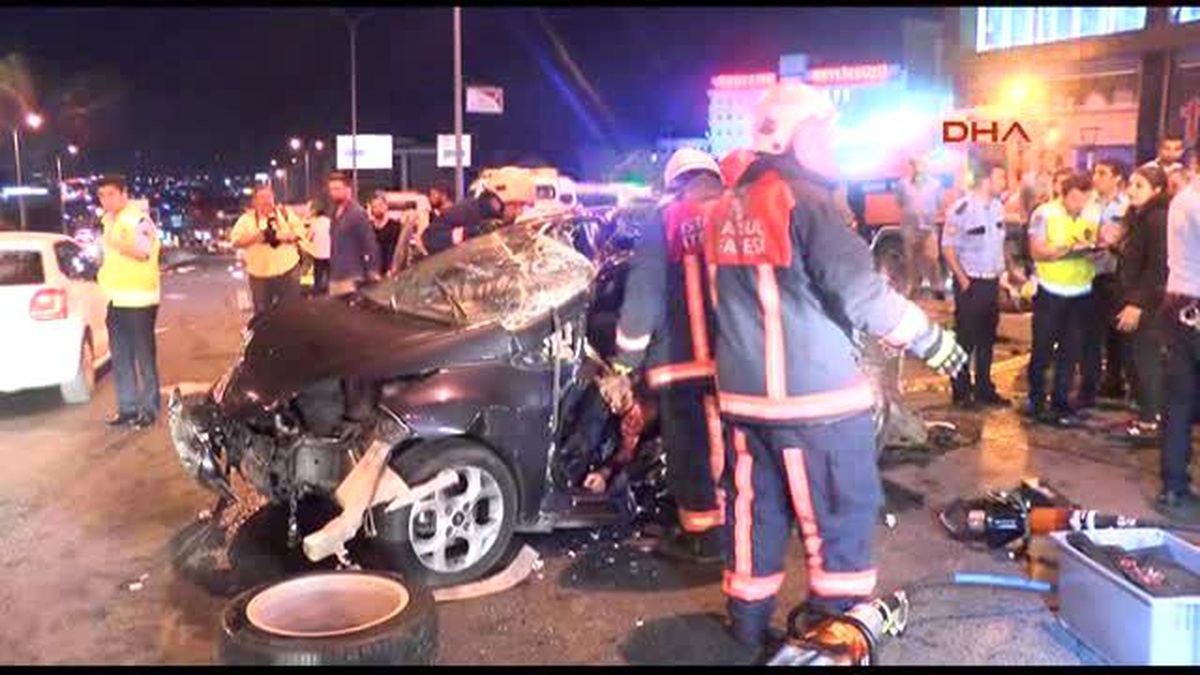 Beylikdüzü\'de Trafik Kazası; 1 Ölü 3 Yaralı