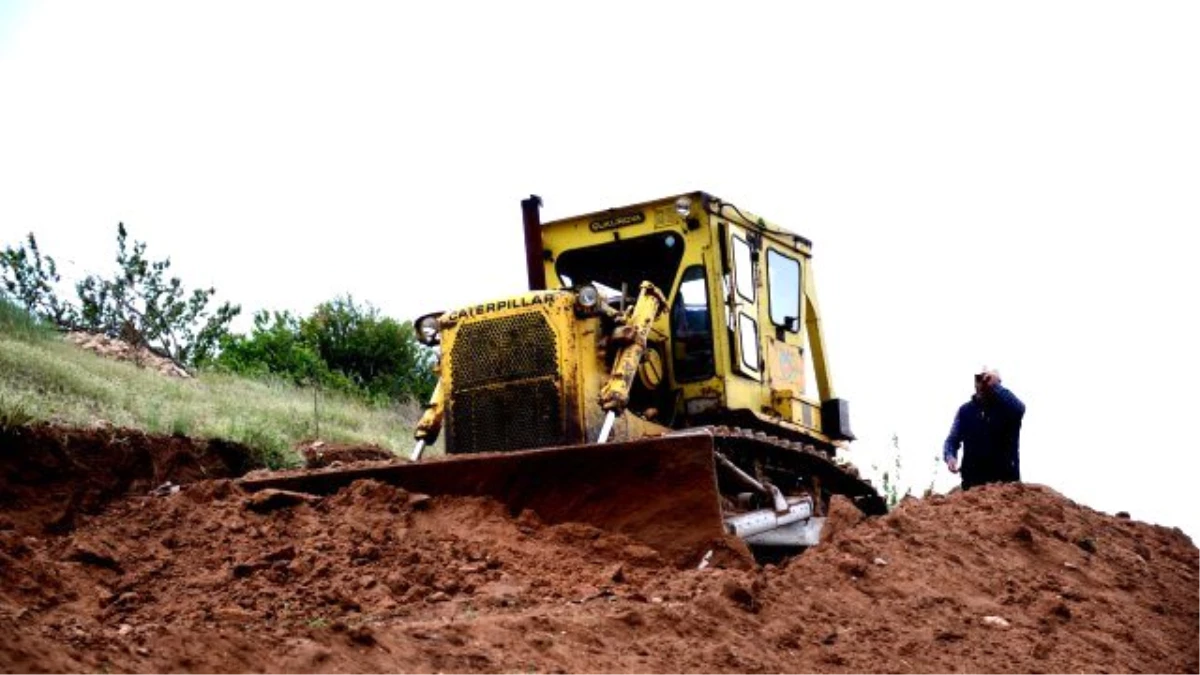 Büyükşehir, Kuluncak\'ta 16 km. uzunluğunda yeni yol açıyor