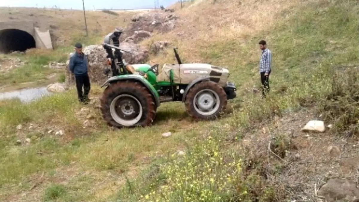 Gölbaşı İlçesinde Traktör Takla Attı