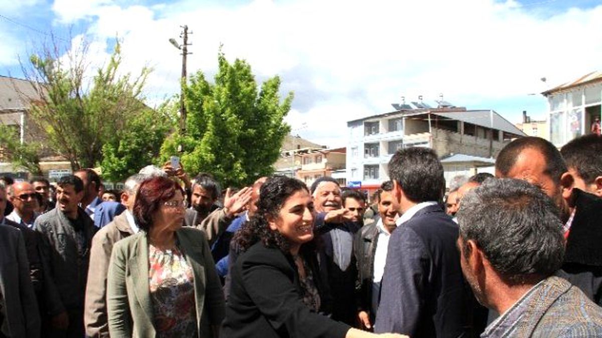 Hdp\'li Milletvekillerine Açık Havada İzin Verilmedi