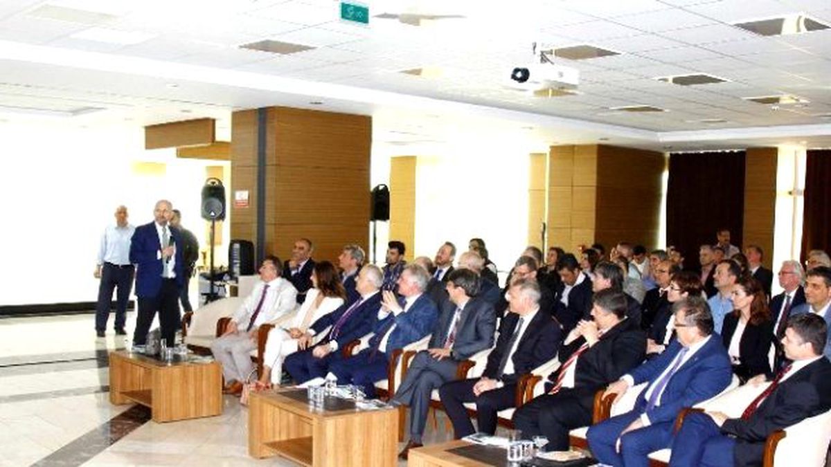 İş Dünyası Sakarya Üniversitesi\'nde Buluştu