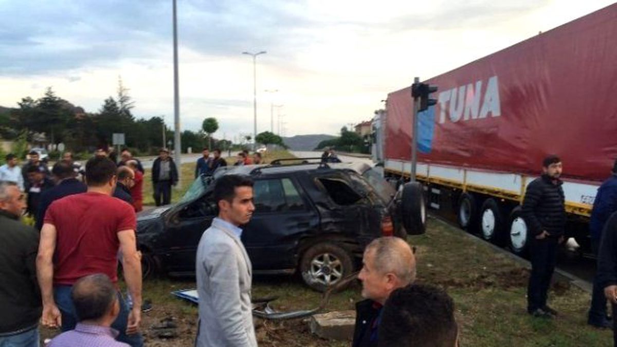 Otomobil Ciple Çarpıştı: 1 Yaralı