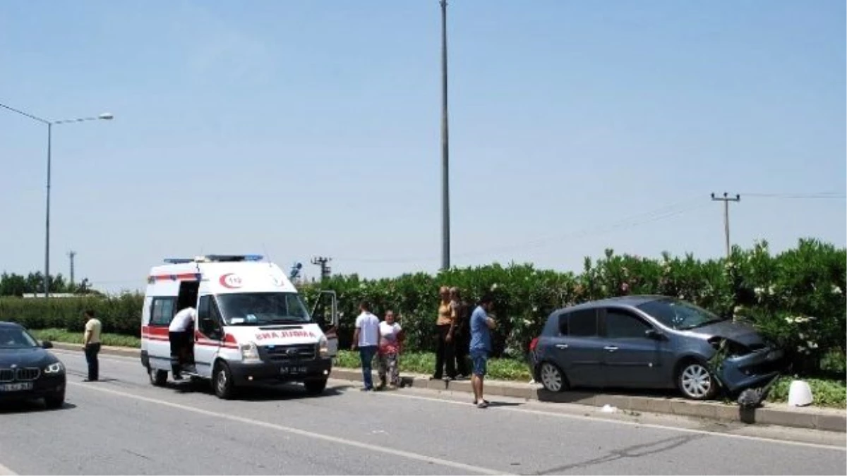 Salihli\'de Kaza: 2 Yaralı