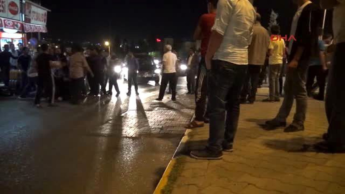 Şanlıurfa?da Sokak Ortasında Kavga: 12 Yaralı, 7 Gözaltı